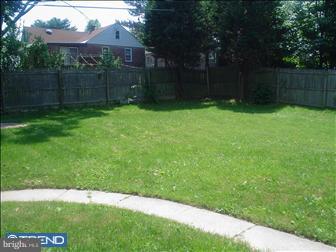33 Pleasant Road Broomall, PA 19008 - Photo 6 of 6 Exterior Back