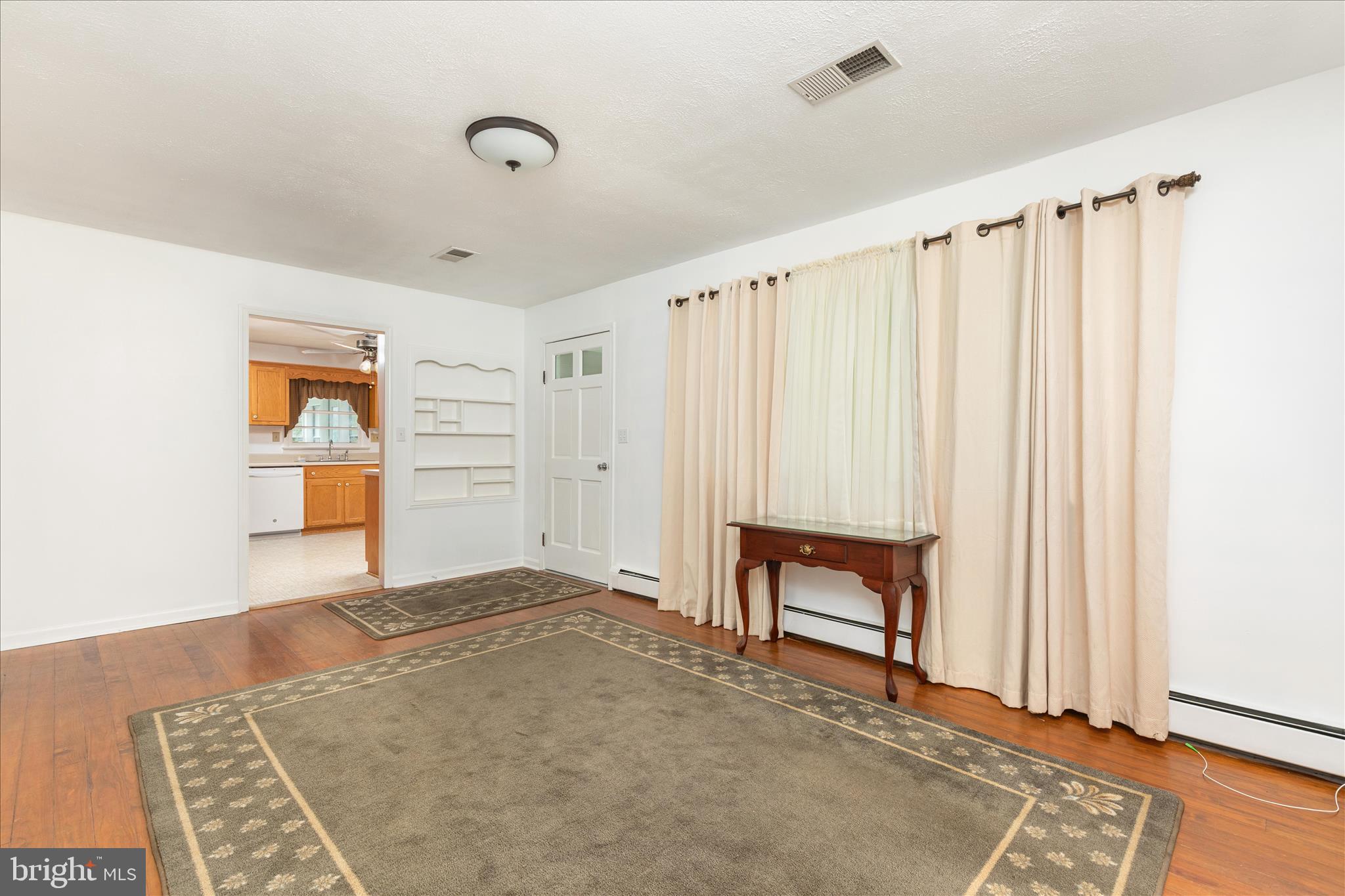 1488 Millner Road Strasburg, VA 22657 - Photo 7 of 44 Living room with built-ins