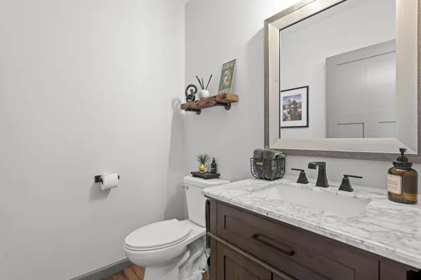 $599,900 | 1751 South Oneida Street, Green Bay, WI 54304