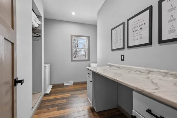 $599,900 | 1751 South Oneida Street, Green Bay, WI 54304