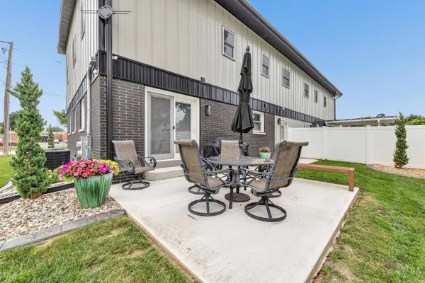 $599,900 | 1751 South Oneida Street, Green Bay, WI 54304