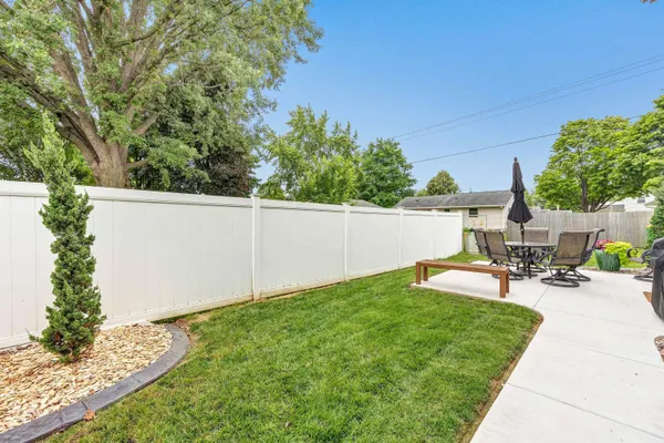 $599,900 | 1751 South Oneida Street, Green Bay, WI 54304
