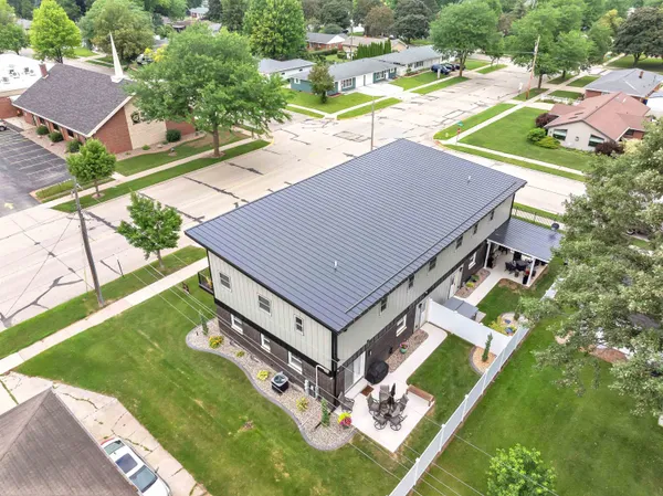 $599,900 | 1751 South Oneida Street, Green Bay, WI 54304