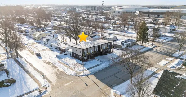 $599,900 | 1751 South Oneida Street, Green Bay, WI 54304