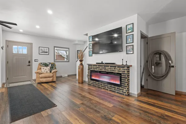 $599,900 | 1751 South Oneida Street, Green Bay, WI 54304