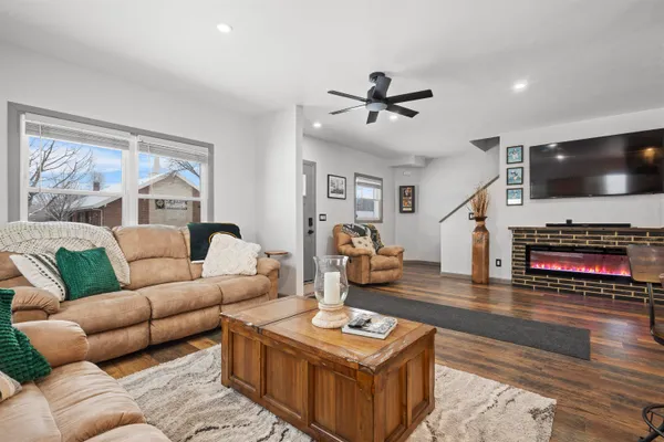 $599,900 | 1751 South Oneida Street, Green Bay, WI 54304