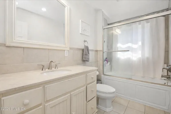 $2,100,000 | 29 Coventry Lane, Riverside, CT 06878