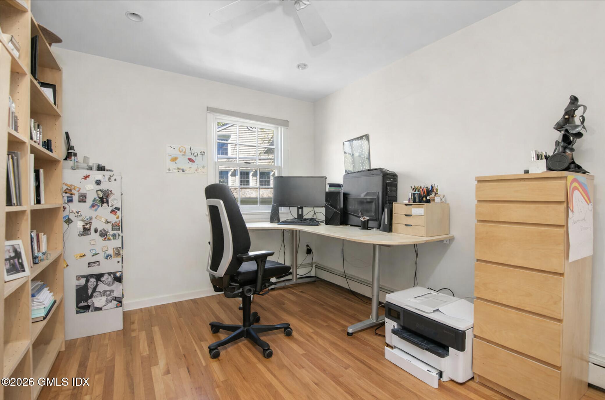 29 Coventry Lane Riverside, CT 06878 - Photo 16 of 27 29 Coventry Lane 3rd bedroom