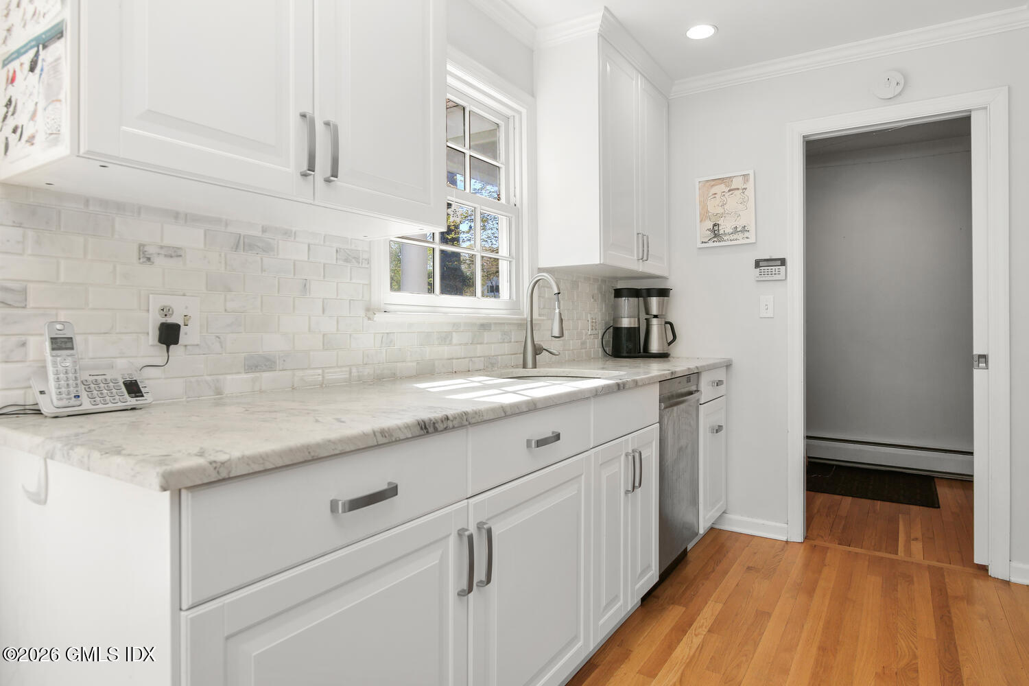 29 Coventry Lane Riverside, CT 06878 - Photo 4 of 27 29 Coventry Ln Greenwich CT-large-021-03