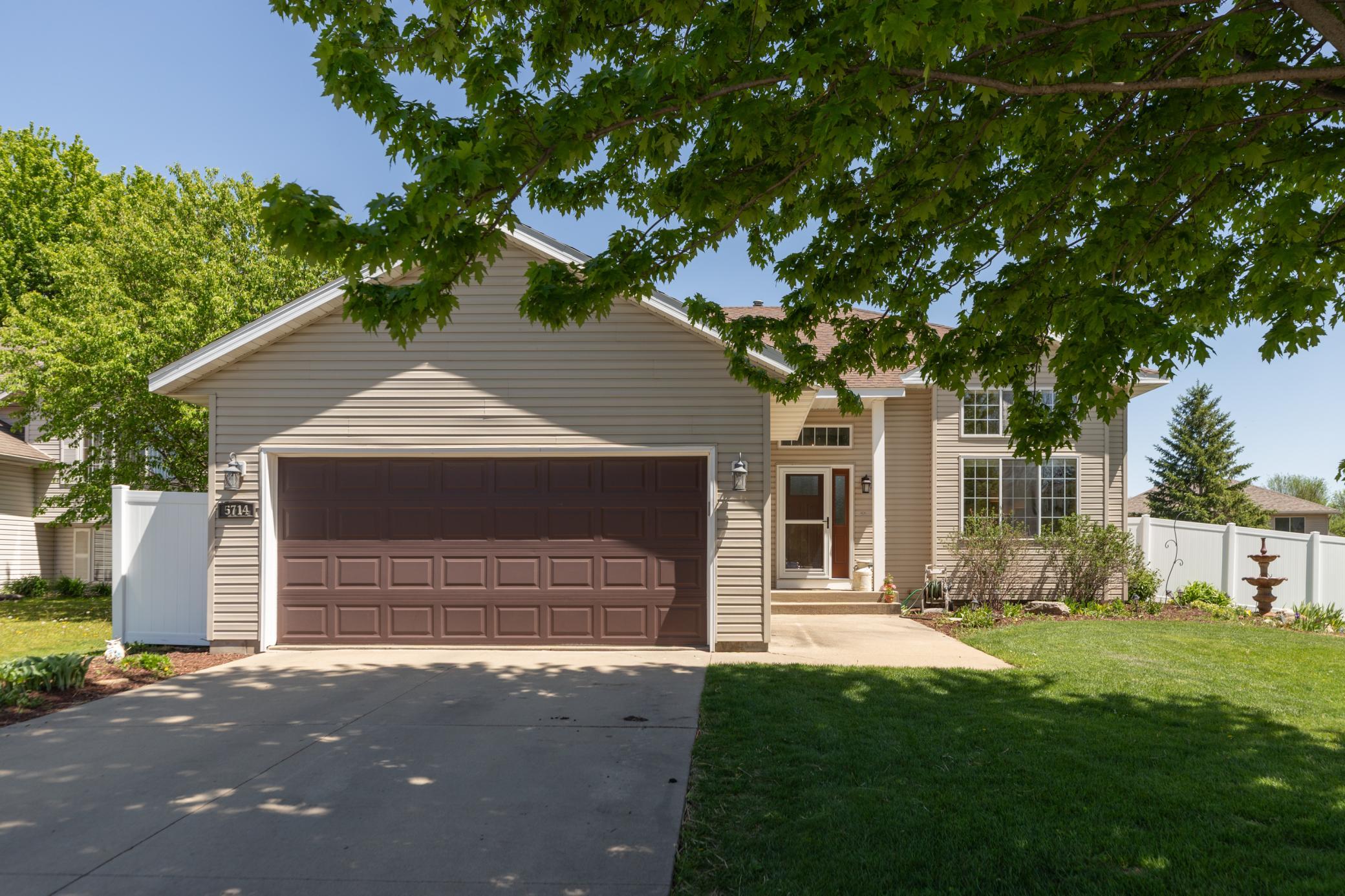 5714 49th Avenue Northwest Rochester, MN 55901 - Photo 3 of 36