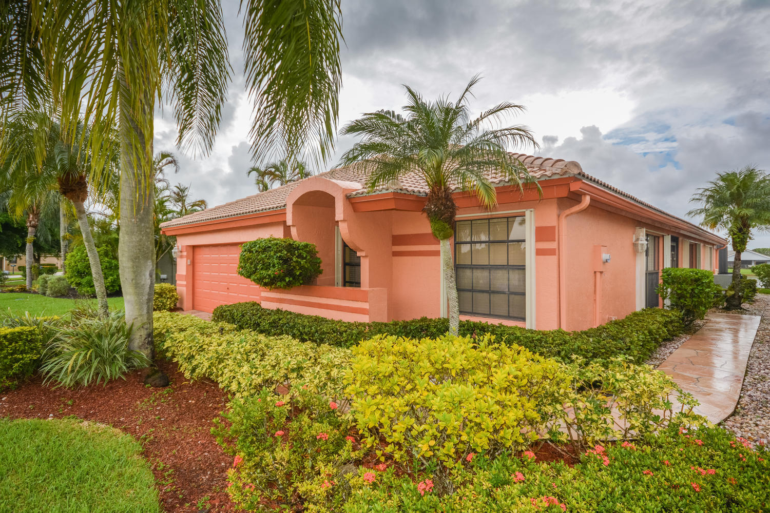 11073 Cloverleaf Circle Boca Raton, FL 33428 - Photo 1 of 27 FRONT