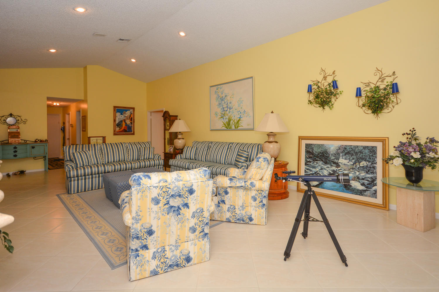 11073 Cloverleaf Circle Boca Raton, FL 33428 - Photo 9 of 27 LIVING ROOM