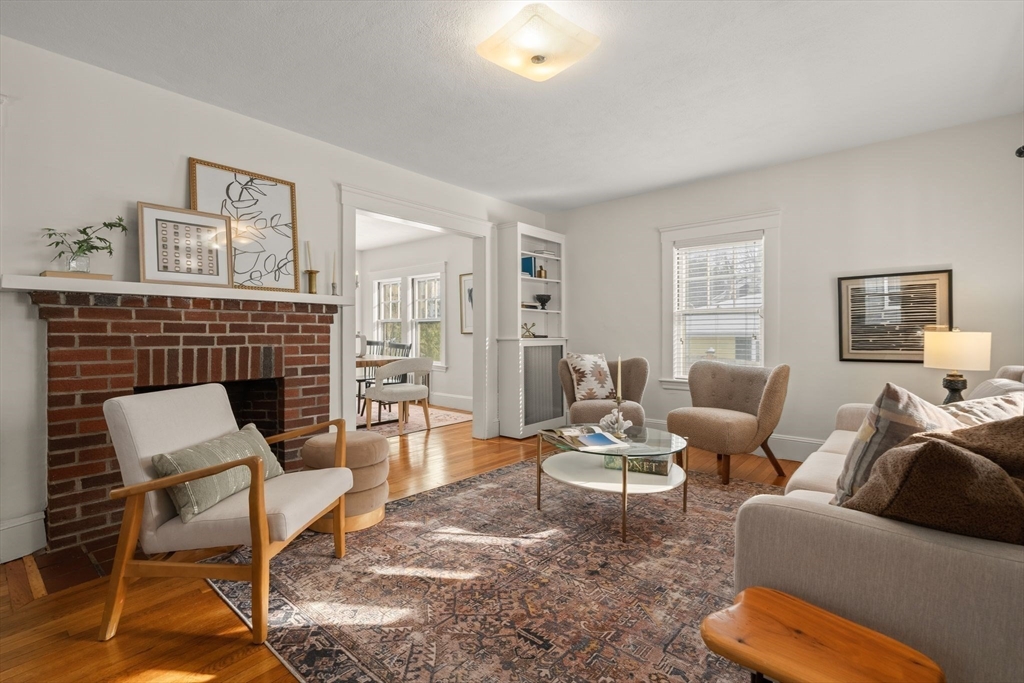 35 Maple Road Melrose, MA 02176 - Photo 2 of 31