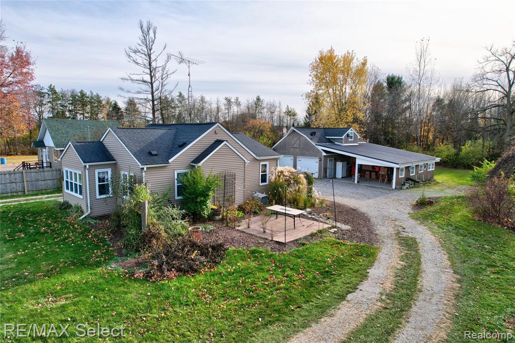 6571 East River Road Flushing, MI 48433 - Photo 10 of 19