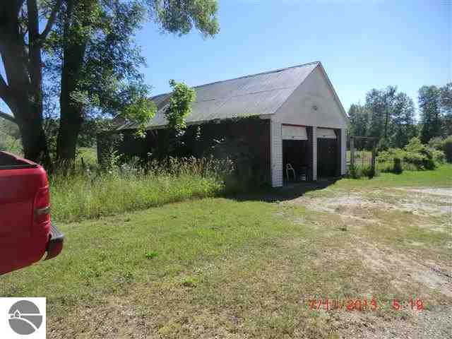 5627 River Road Benzonia, MI 49616 - Photo 56 of 68 1748844-55.JPG