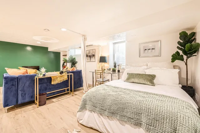 $2,695 | 3805 France Avenue South, Unit 2, Minneapolis, MN 55416