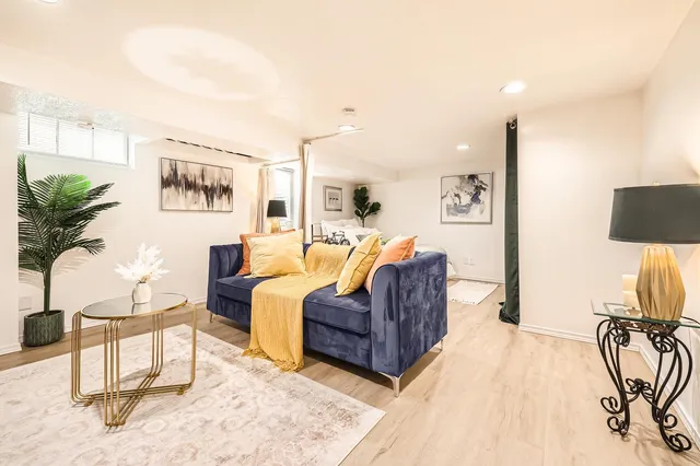 $2,695 | 3805 France Avenue South, Unit 2, Minneapolis, MN 55416