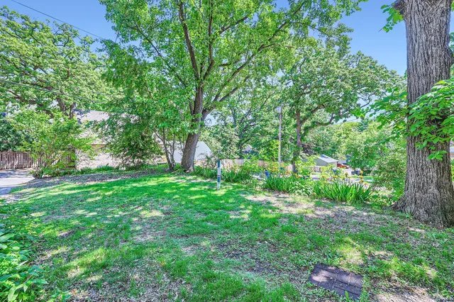 $2,695 | 3805 France Avenue South, Unit 2, Minneapolis, MN 55416