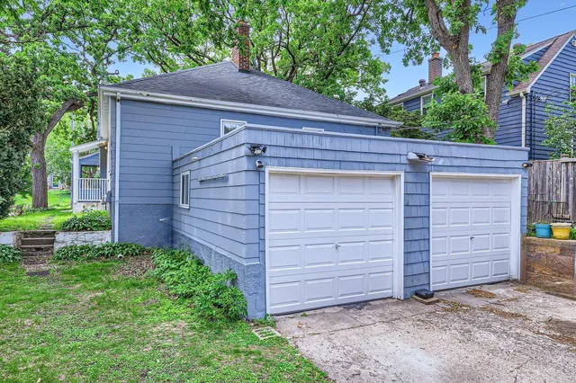 $2,695 | 3805 France Avenue South, Unit 2, Minneapolis, MN 55416