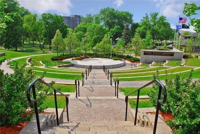 $2,695 | 3805 France Avenue South, Unit 2, Minneapolis, MN 55416