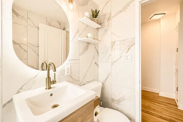 $2,695 | 3805 France Avenue South, Unit 2, Minneapolis, MN 55416