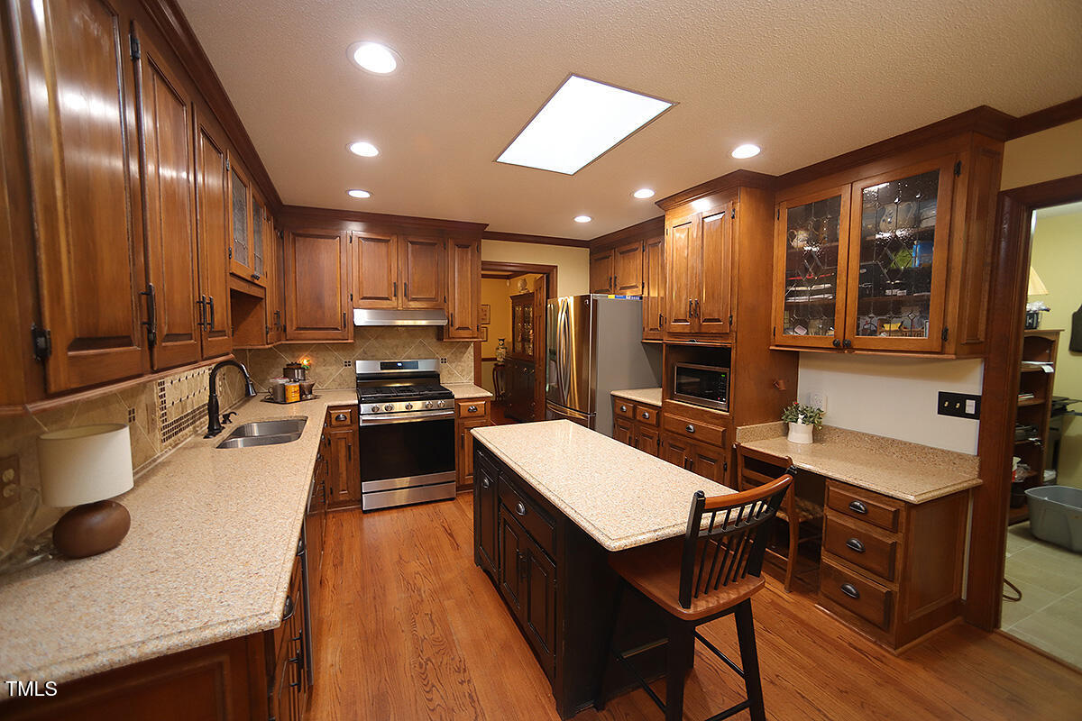 8821 Lomas Court Raleigh, NC 27615 - Photo 13 of 41 8821 Lomas CourtNN