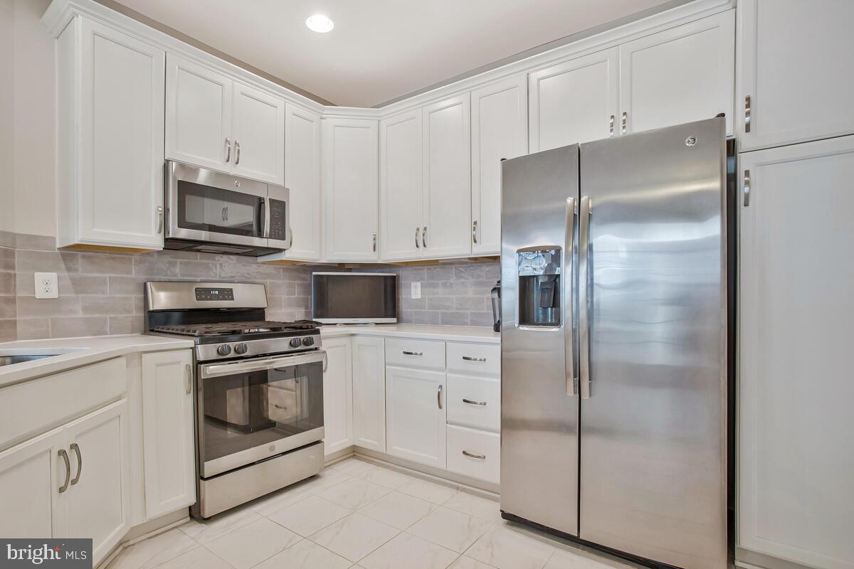 2834 Dragon Fly Way Odenton, MD 21113 - Photo 6 of 35 Kitchen