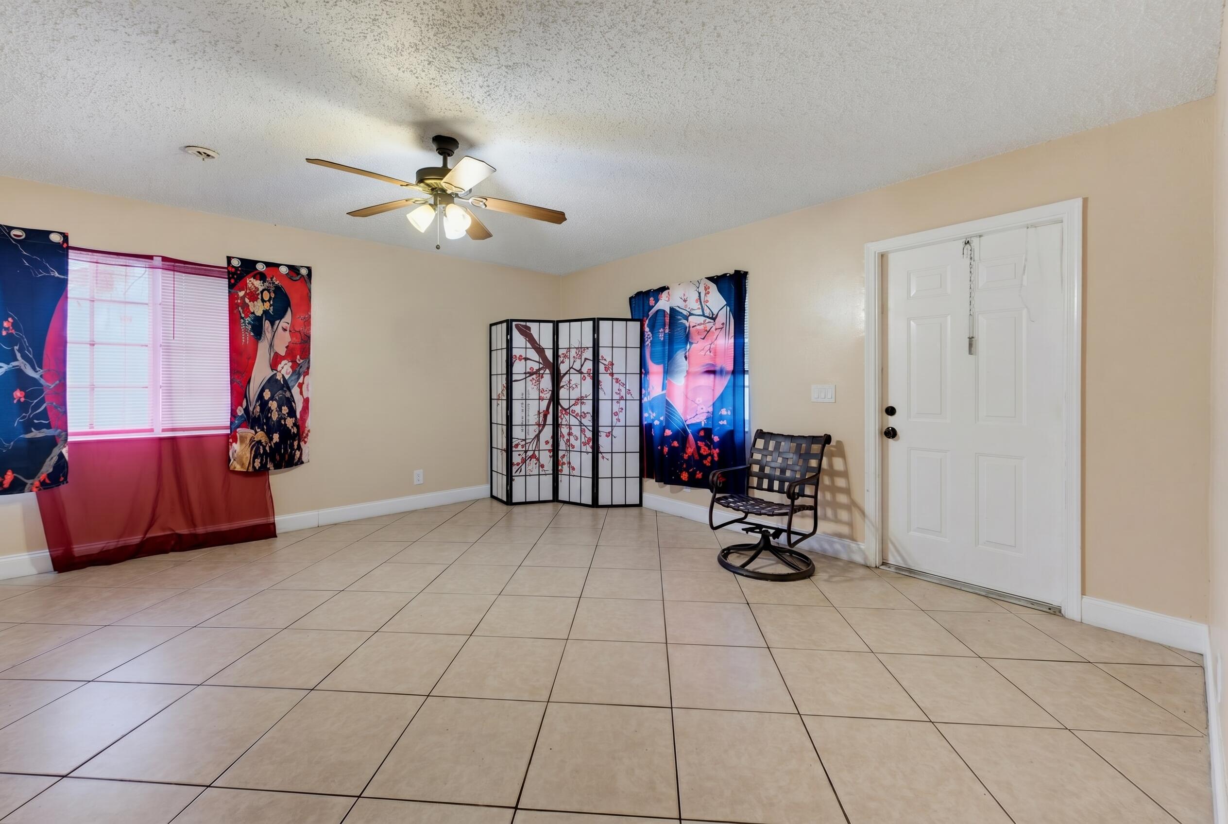 1525 West 17th Street Riviera Beach, FL 33404 - Photo 10 of 18 Woolf_1525_W_17th_declutter (8)