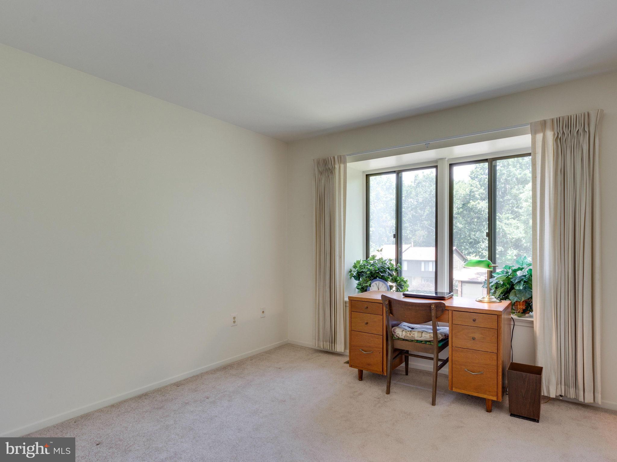 1423 Wolftrap Run Road Vienna, VA 22182 - Photo 22 of 30 Bedroom