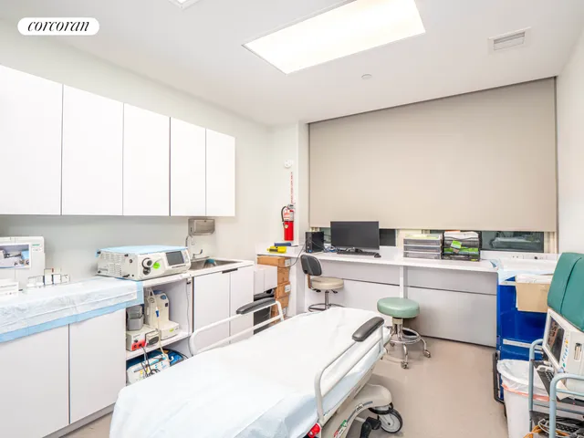 $2,495,000 | 64 West 36th Street, Unit 5C | Midtown South