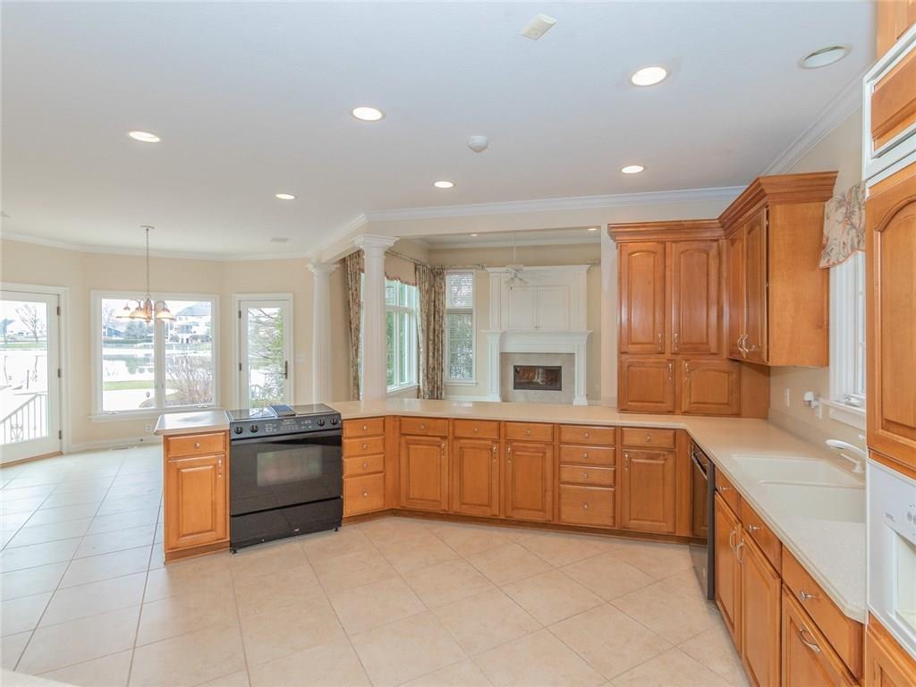 12932 Rocky Pointe Road Fishers, IN 46055 - Photo 14 of 42