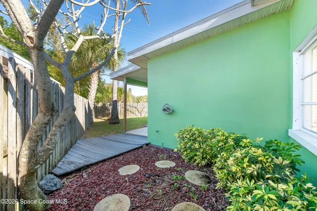 $2,850 | 206 4th Avenue, Indialantic, FL 32903