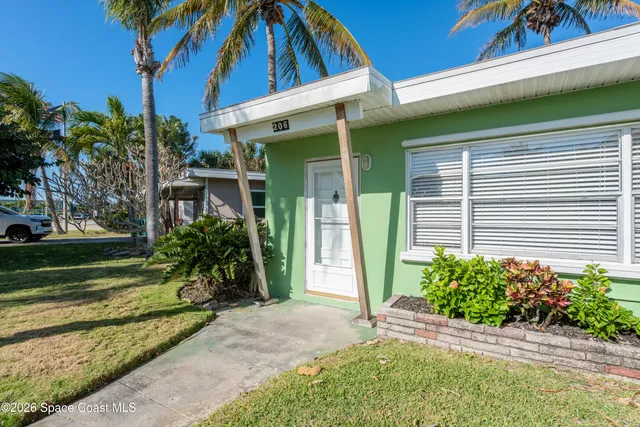 $2,850 | 206 4th Avenue, Indialantic, FL 32903