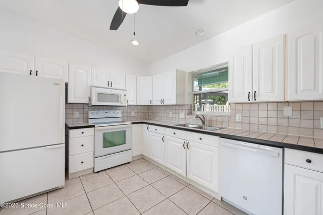 $2,850 | 206 4th Avenue, Indialantic, FL 32903