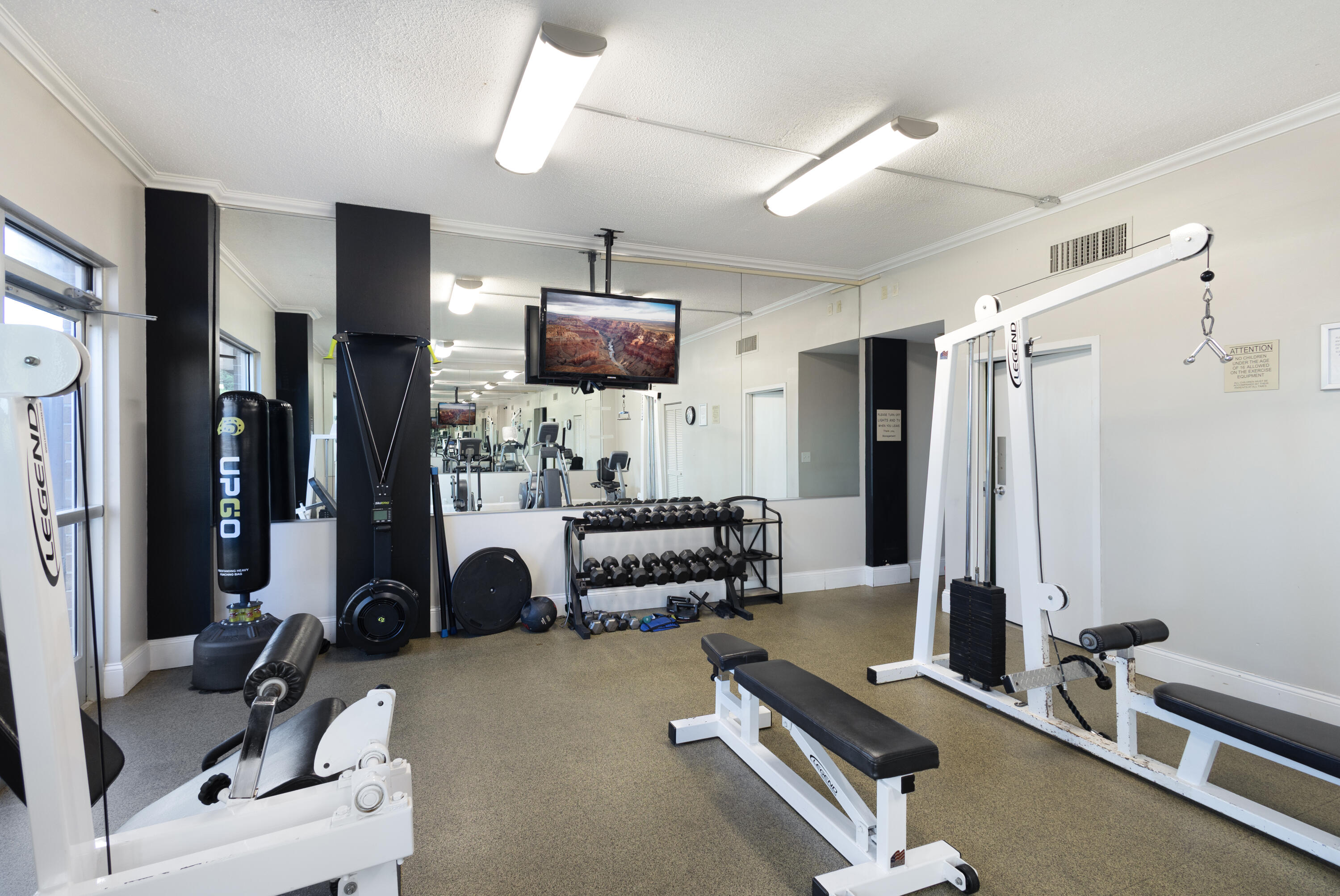 1131 Stringers Ridge Road, Unit 5D Chattanooga, TN 37405 - Photo 58 of 62 Gym
