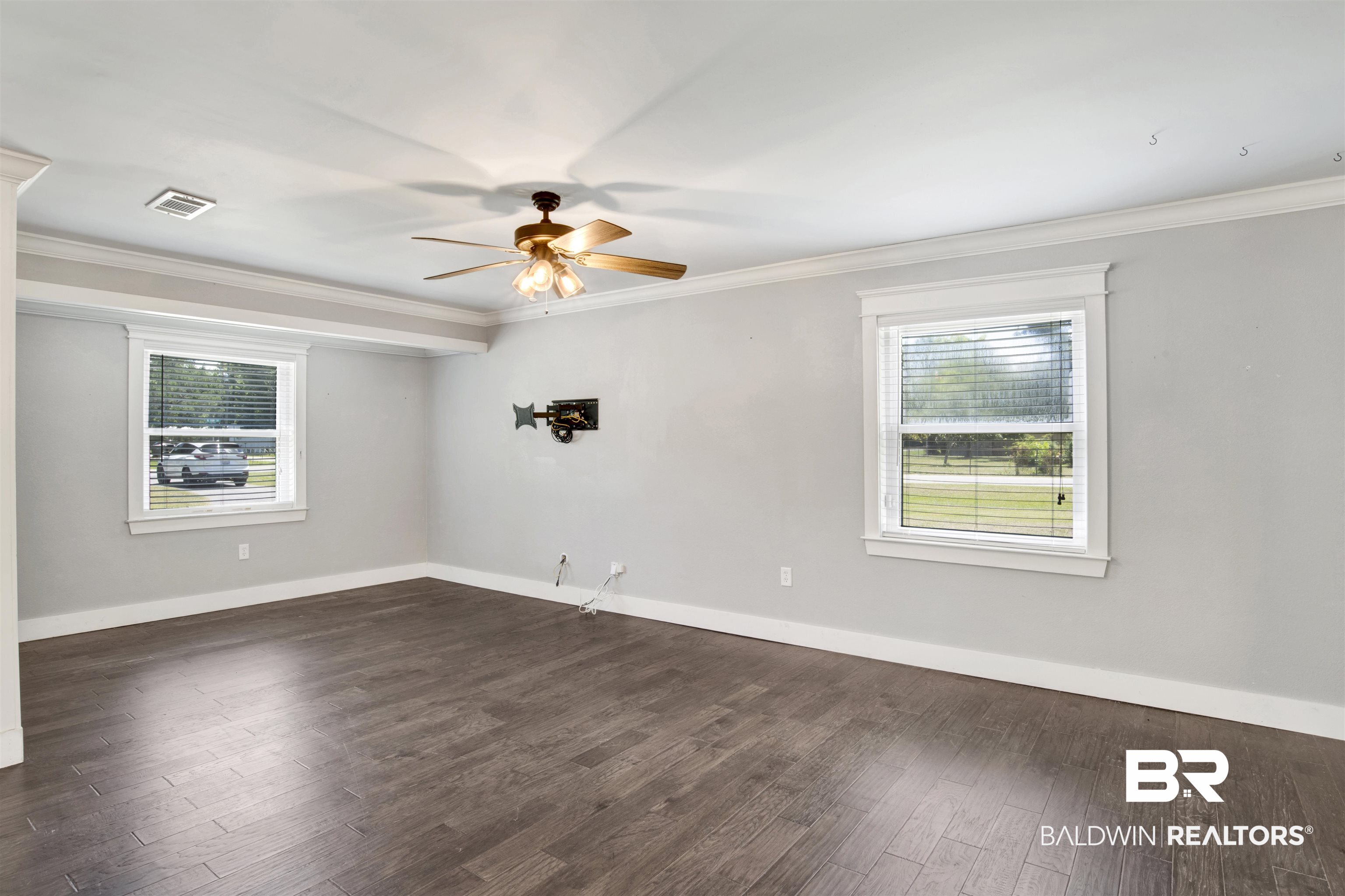 1011 North Oak Street Foley, AL 36535 - Photo 9 of 26 Living Room