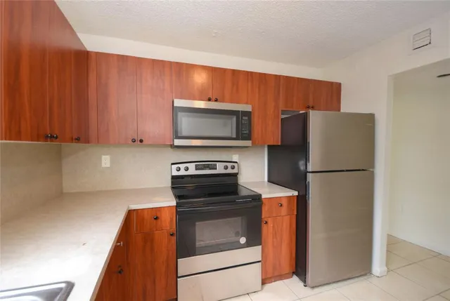 $2,000 | 1790 Northwest 55th Avenue, Unit 202, Lauderhill, FL 33313