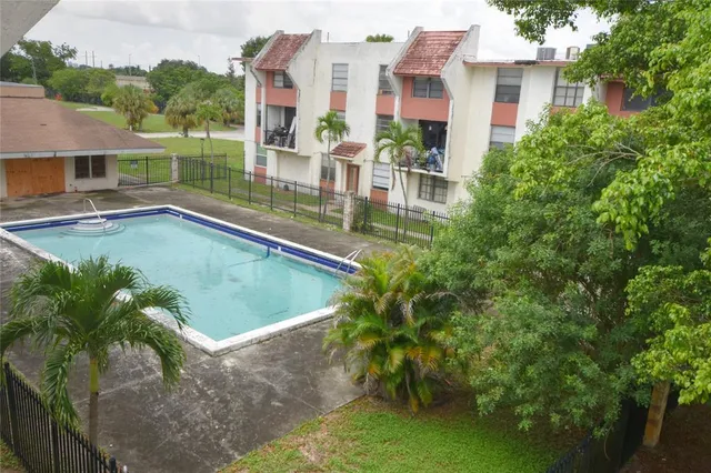 $2,000 | 1790 Northwest 55th Avenue, Unit 202, Lauderhill, FL 33313