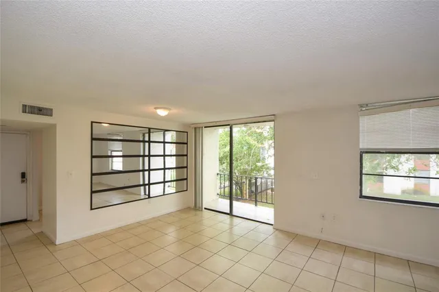 $2,000 | 1790 Northwest 55th Avenue, Unit 202, Lauderhill, FL 33313