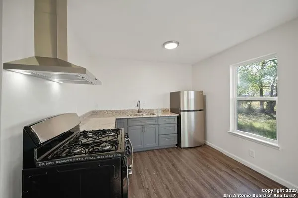 $1,400 | 3222 Pine Hollow, San Antonio, TX 78211