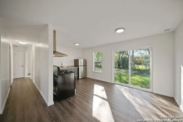 $1,400 | 3222 Pine Hollow, San Antonio, TX 78211