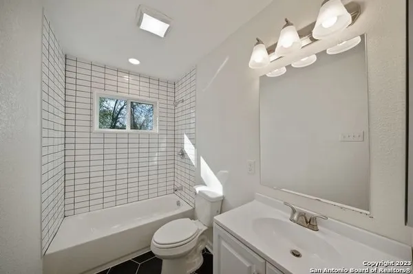 $1,400 | 3222 Pine Hollow, San Antonio, TX 78211