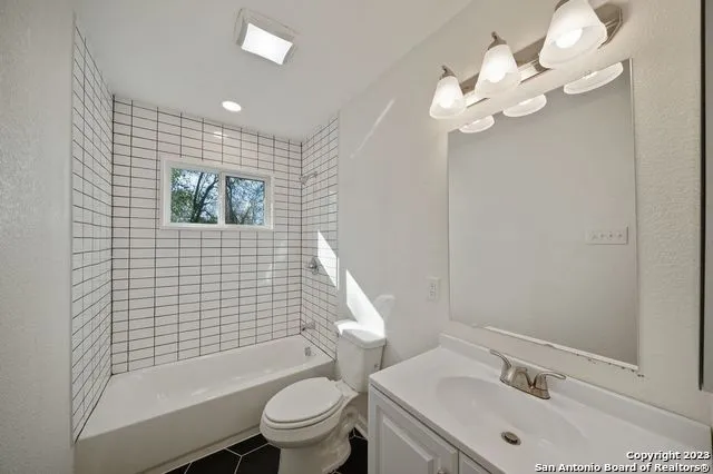 $1,400 | 3222 Pine Hollow, San Antonio, TX 78211