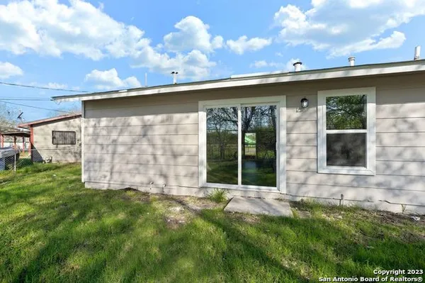 $1,400 | 3222 Pine Hollow, San Antonio, TX 78211