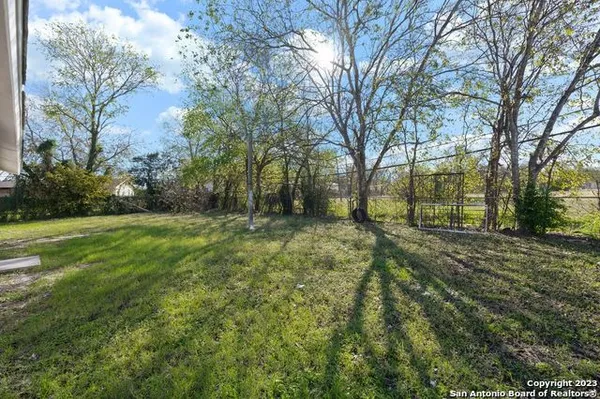 $1,400 | 3222 Pine Hollow, San Antonio, TX 78211