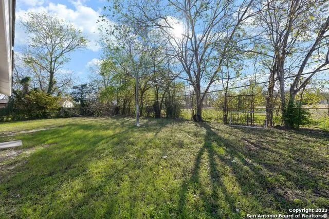 $1,400 | 3222 Pine Hollow, San Antonio, TX 78211