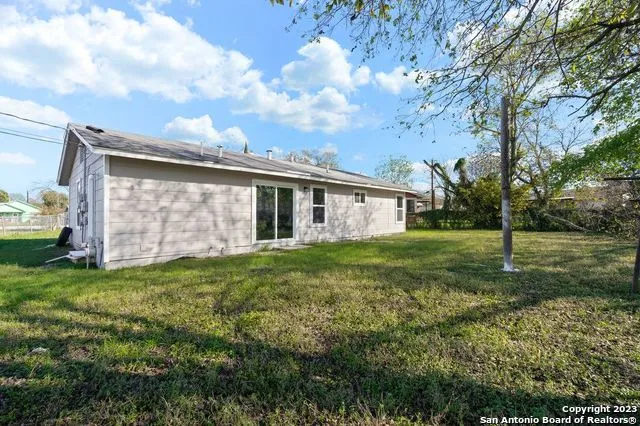 $1,400 | 3222 Pine Hollow, San Antonio, TX 78211