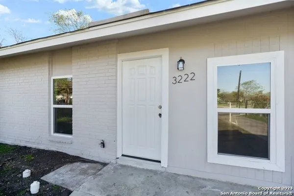 $1,400 | 3222 Pine Hollow, San Antonio, TX 78211