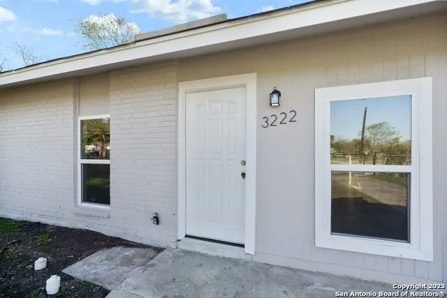 $1,400 | 3222 Pine Hollow, San Antonio, TX 78211