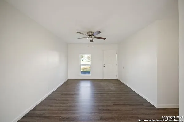 $1,400 | 3222 Pine Hollow, San Antonio, TX 78211